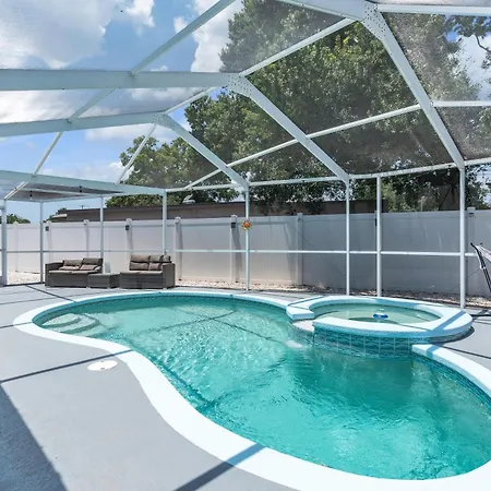 Stunning Modern Home In Tampa With Pool - Just 5 Minutes From Airport!